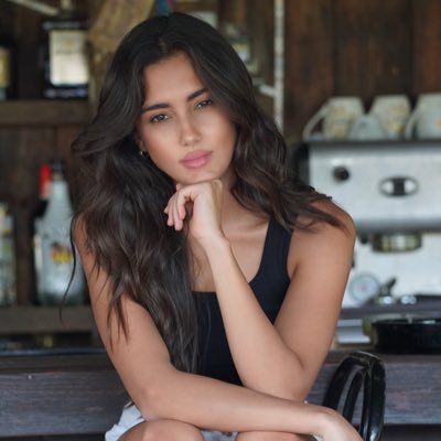 Modelo Italiana Zeudi Di Palma